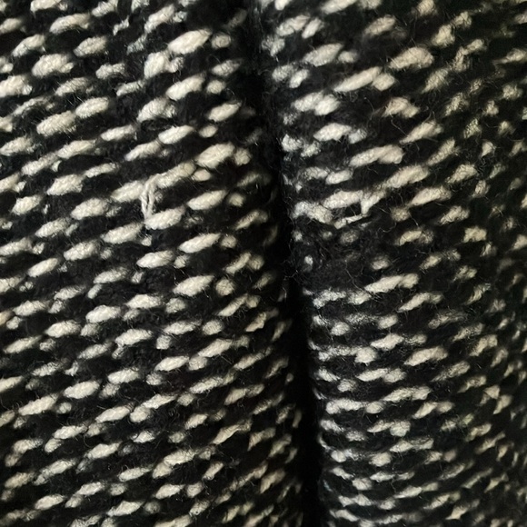 Black & white statement Sweater coat - Picture 9 of 13